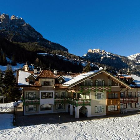 Residence Holiday Pozza di Fassa Exterior photo