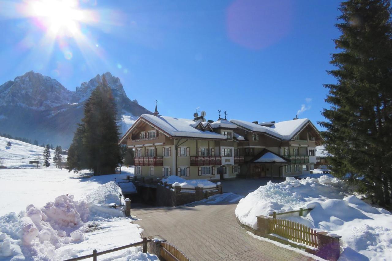 Residence Holiday Pozza di Fassa Exterior photo